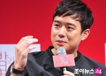 [포토]천정명, 소심한 남자로 변신했어요