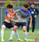 [포토]박주영, (김)창수 배꼽 봐라~