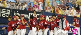[포토]KIA, '두산에 강우 콜드 승, 3연승 질주!'