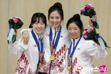 [포토]한국 女 사격, 50m 소총복사 단체전 금메달!