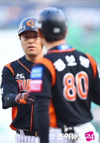 [포토]강민호가 만들어낸 오늘 경기 첫 득점!