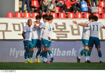 강원발 공격적 영입… K리그 이적 시장 훈풍 부나