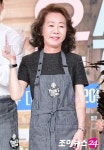 [포토]윤여정, 윤식당의 메인셰프이자 사장님~