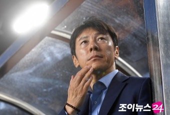 [포토]신태용 감독, '조별리그 전승 도전!'