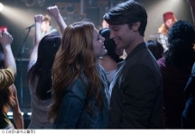 [리뷰]미드나잇 선, 동화 같은 한여름 밤의 로맨스