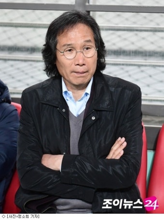 최순호 감독 재계약 포항, '지속 가능한 발전'에 집중