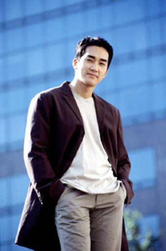 송승헌 日 팬들 유람선서 생일파티