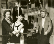 아카데미 수상자 여배우 쉘리 윈터스 타계