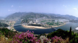 ‘웰빙시티’ 하동, 깊은 산 모래강 바다까지 한품에