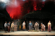 `산불’, 연극과 뮤지컬 두얼굴을 만나다