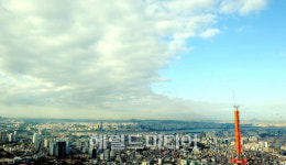 <생생포토>먹구름아 물렀거라