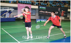 셔틀콕 하나로 가족情이 새록