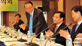 <포토뉴스>`녹색방송` 최시중 위원장 인사