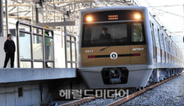 <포토뉴스>개통 앞둔 지하철 9호선 시운전