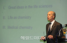 노벨 화학상 수상자 모시고 강연회