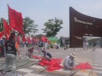 죽봉으로 무장한 쌍용차 노조…공권력 투입되나