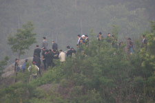 부엉이바위 현장실황조사, 경호관 오열