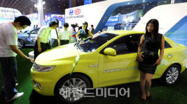 <포토뉴스>현대-기아차 하이브리드카 보세요