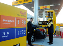 대형마트 주유소 ‘제2의 SSM’ 문제로?