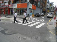 서초구 관내 전역 120여 곳에 보행자 위주 횡단보도 설치