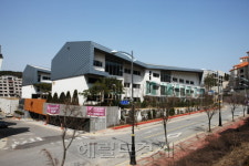 한국형 베벌리힐스...판교 월든힐스 인기몰이