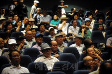 <실버뉴딜> 노인, 무비카메라를 잡다…문화 창조자 향유층으로 우뚝