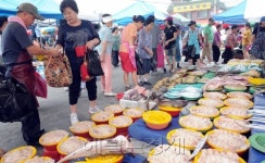 <포토뉴스> 대목 맞은 모란시장