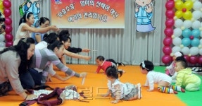 <포토뉴스>모유 먹고 쑥쑥 컸어요!