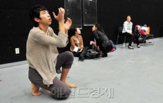 <포토뉴스>대입 연기 실기연습 몰입 중