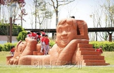 점토벽돌로 만든 환경조형물 ‘세라믹아트展’ 나온다