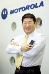 정철종 모토로라코리아 사장 프리미엄 전략으로 시장 공략