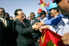 <글로벌 자원전쟁>중국...  ‘실리 위주’  최고 지도부가 직접 자원 확보 나선다