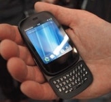 초소형 스마트폰 ‘비어(Veer)’출시...얼마나 작길래?