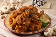 30년 장수 치킨 프랜차이즈…맛의 비밀은?