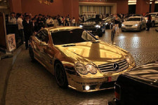 ‘황금 자동차’ 즐비…대체 얼마야?