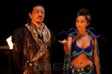 <이 영화> ‘옥보단3D’...감흥없는 살색의 향연