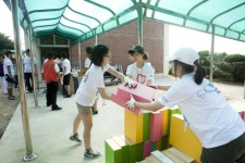 EXR, 노화북 초교에 도서관 설립