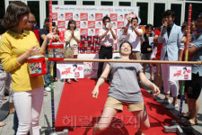 ‘세탁의 달인’ 김병만선생과 함께하는 ‘세제 절반만 쓰세요~’ 캠페인