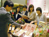 귀성길에 간편하게 선물 장만…차량 점검 서비스도 놓치지 마세요