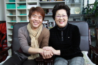 “붕어빵 母子, 마음씨도 닮았네”…국내 최초 모자 신장기증인 탄생
