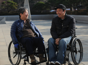 <휴먼다큐>강원래 “요즘도 자살 충동 느낀다”…장애인 현실 알리고파