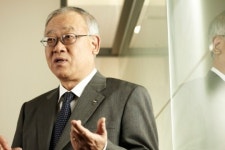 백우석 OCI 사장 “불황 때 투자하라는 격언 따라…내년 태양광 시장 좋아질것”