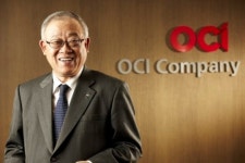 백우석 OCI 사장 “불황 때 투자하라는 격언 따라…내년 태양광 시장 좋아질것”