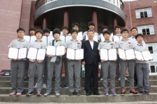 대구달서공고, 교직원 월급 모아...‘사도 장학금’ 전달