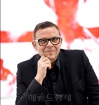 파일럿과 화가를 꿈꿨던 사내,마침내 그 꿈을 이루다