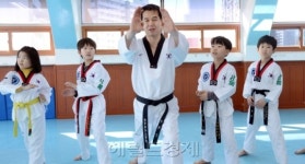 ‘싸와디캅!’…그의 무한 재능 기부는 어디까지 일까? 신병근 씨의 무한 재능 기부 화제
