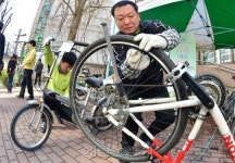 <포토뉴스>“자전거 무료로 고치세요”