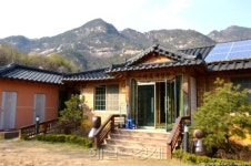 [테마있는 명소] 제천 산야초마을--‘힐링의 香’ 이젠 ‘먹고 입고 바른다’