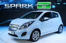 ‘스파크 EV’ 가격 3990만원 책정...GM-르노삼성 전기차 10월 대전