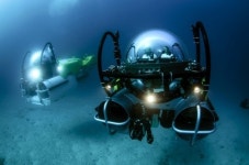 개인 잠수정과 함께하는 해저 2만리, 백만장자들 눈독